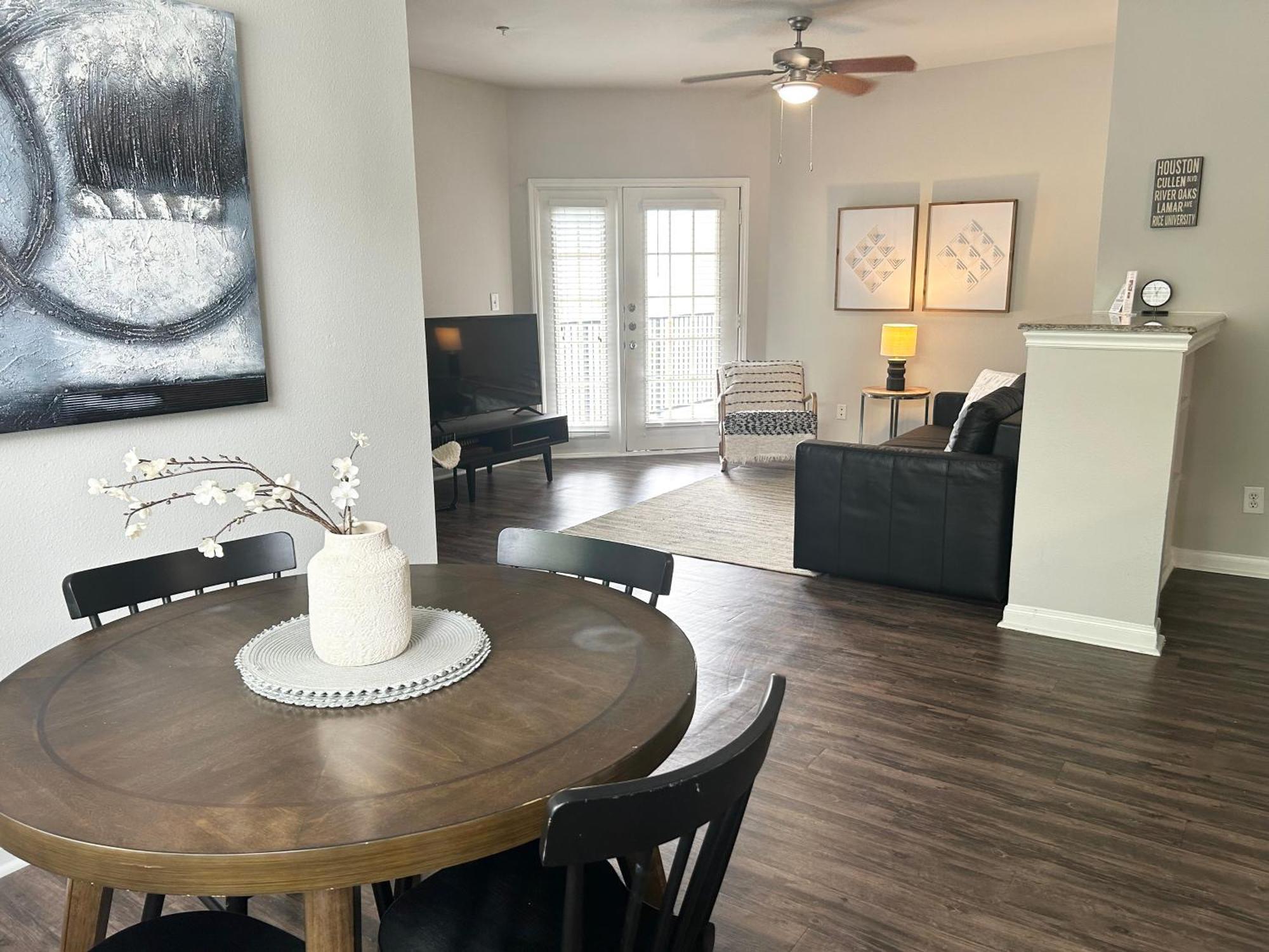 Hidden Gem At Med Center 2Br & 2Ba Apartment Houston Exterior photo